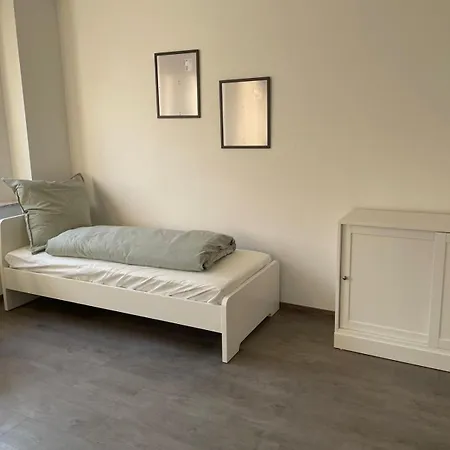 Doppelzimmer Im Monteurhaus Gemeinschaftsbad Und -küche Gasthof