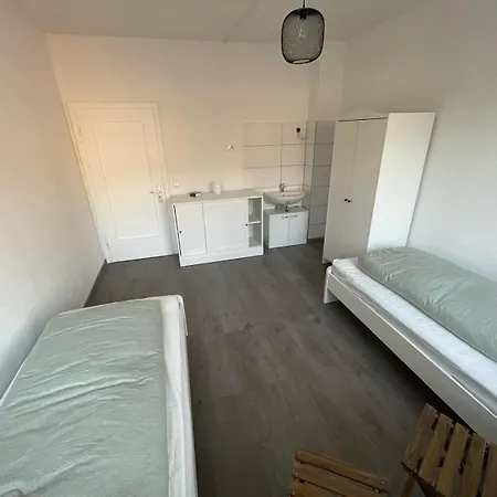 Doppelzimmer Im Monteurhaus Gemeinschaftsbad Und -kueche *